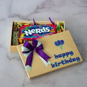 Caja de madera + 3 chocolates + 1 caja de nerds