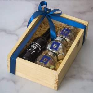 Caja de madera + 3 jars con chocolates/dulces +1 cerveza personalizada